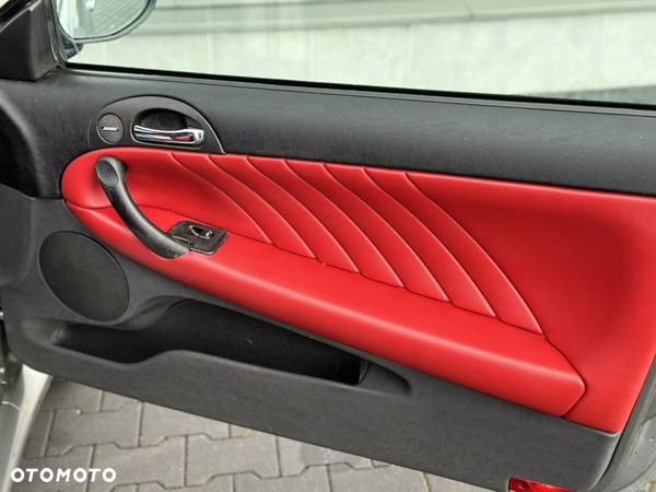 Alfa Romeo GT 2.0 JTS Selespeed Distinctive - 25