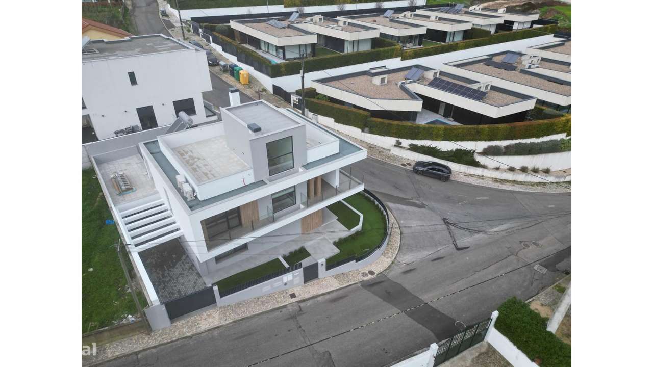 Moradia Isolada T4 na Murteira-36