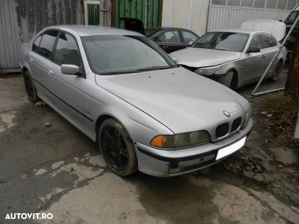 Dezmembrari  BMW 5 (E39)  1995  > 2004 528 i Benzina - 42