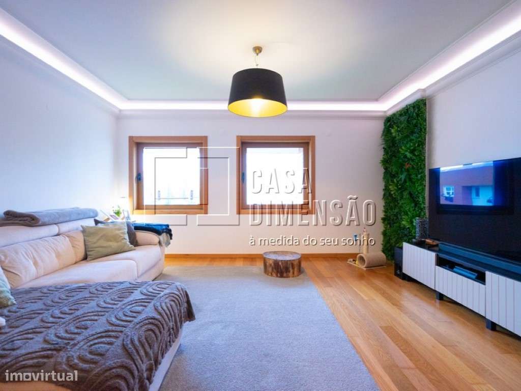 Apartamento de tipologia T2 na Serra de Carnaxide, como NOVO!!-20