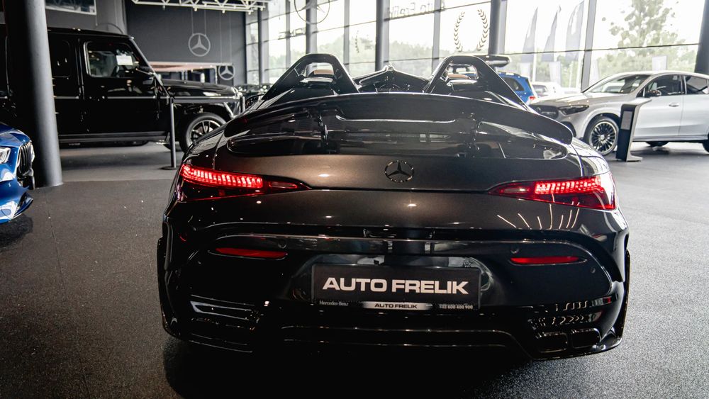 AMG PureSpeed, 1 z 250 szt., 4.0 V8 Biturbo, 585 KM, 800NM