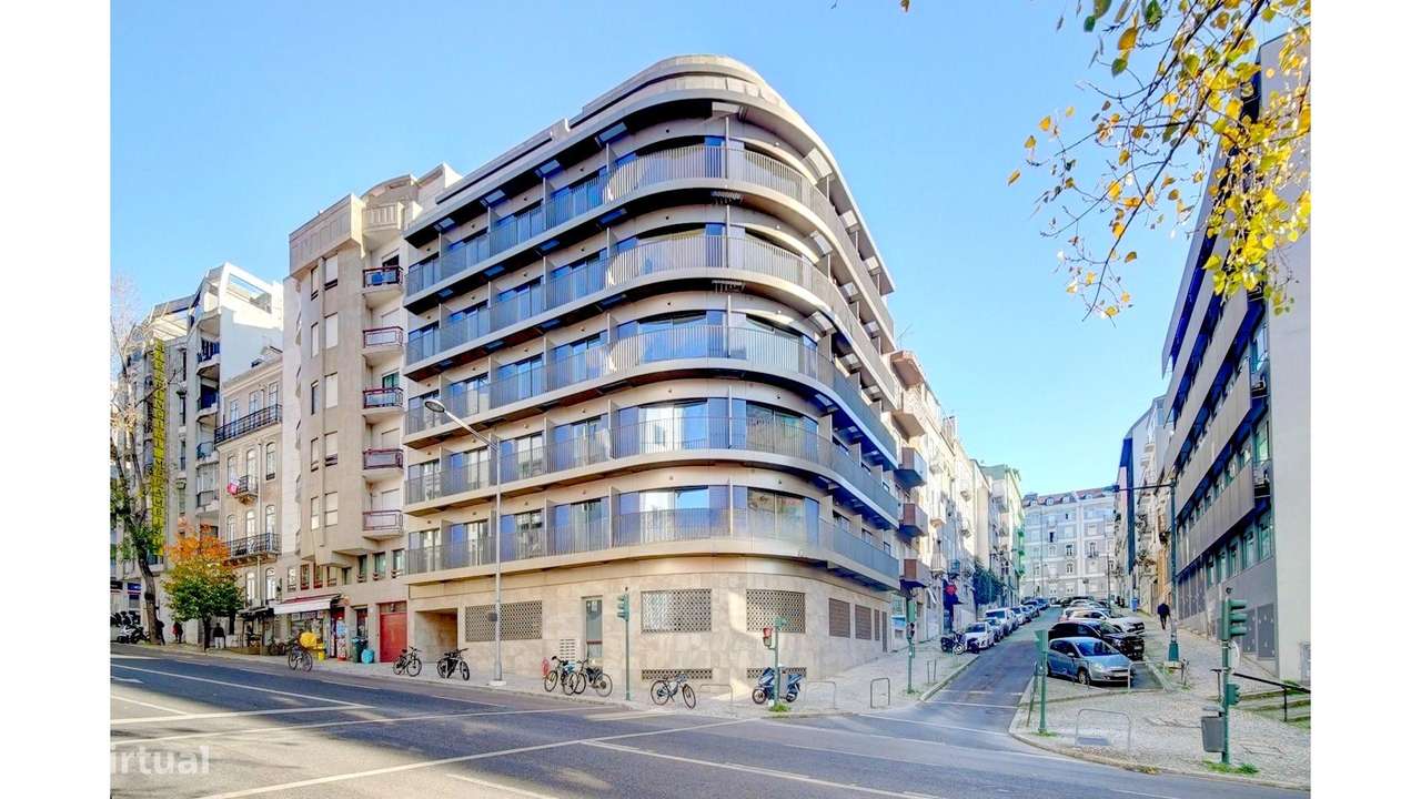 T2 com Garagem e Varandas-34