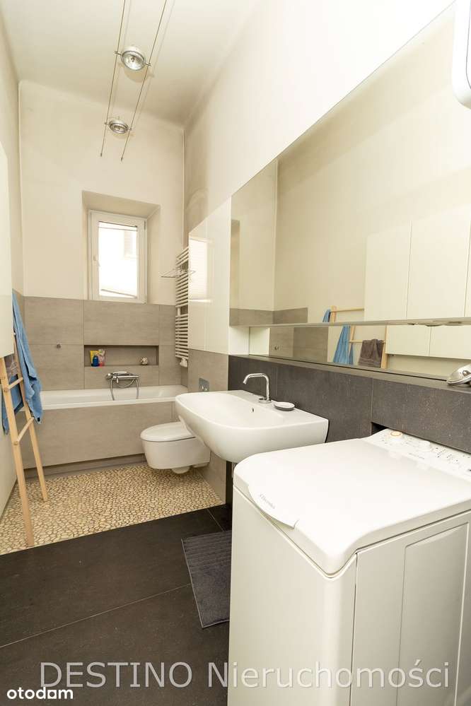 Na sprzedaż: Przestronne, klimatyczne mieszkanie w sercu miasta-2