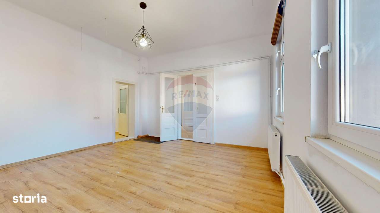 Birouri de închiriat în Brașov, strada Aurel Vlaicu, trafic intens - Imagine principală: 4/10