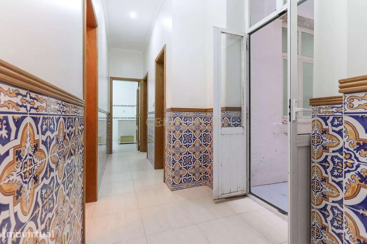 Espaçoso Apartamento T3 no coração de Lisboa-7