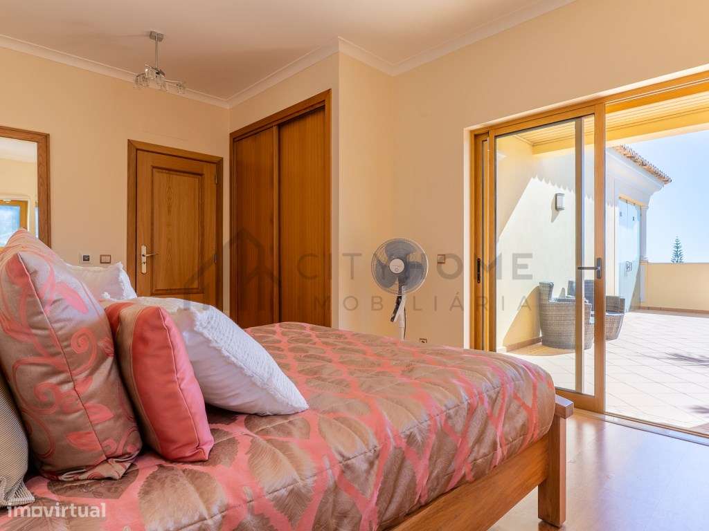 Moradia T5 contemporânea com Piscina e vista Mar na Galé em Albufeira-21