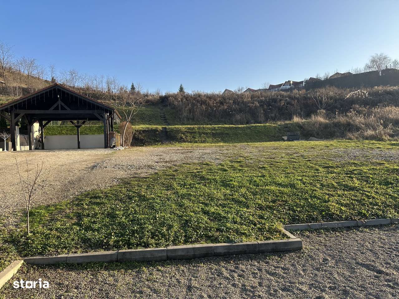 Teren intravilan cu acces la 2 strazi-5