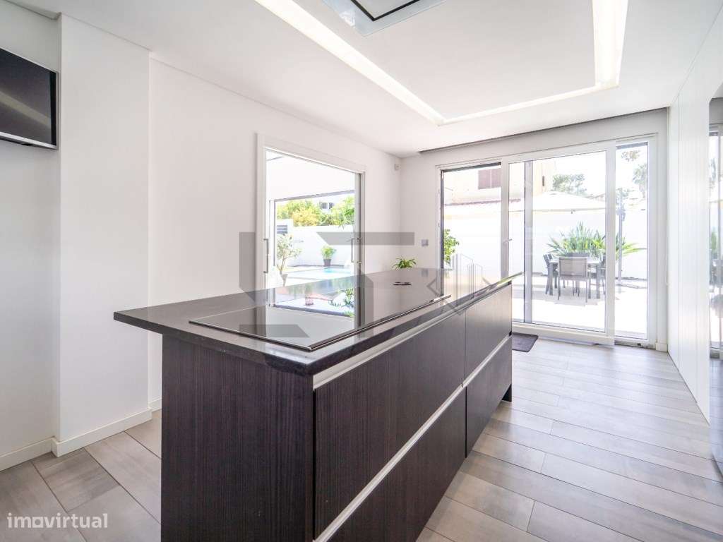 Moradia T4 Smart Home com Piscina, para Venda na Aroeira, Charneca ...-27