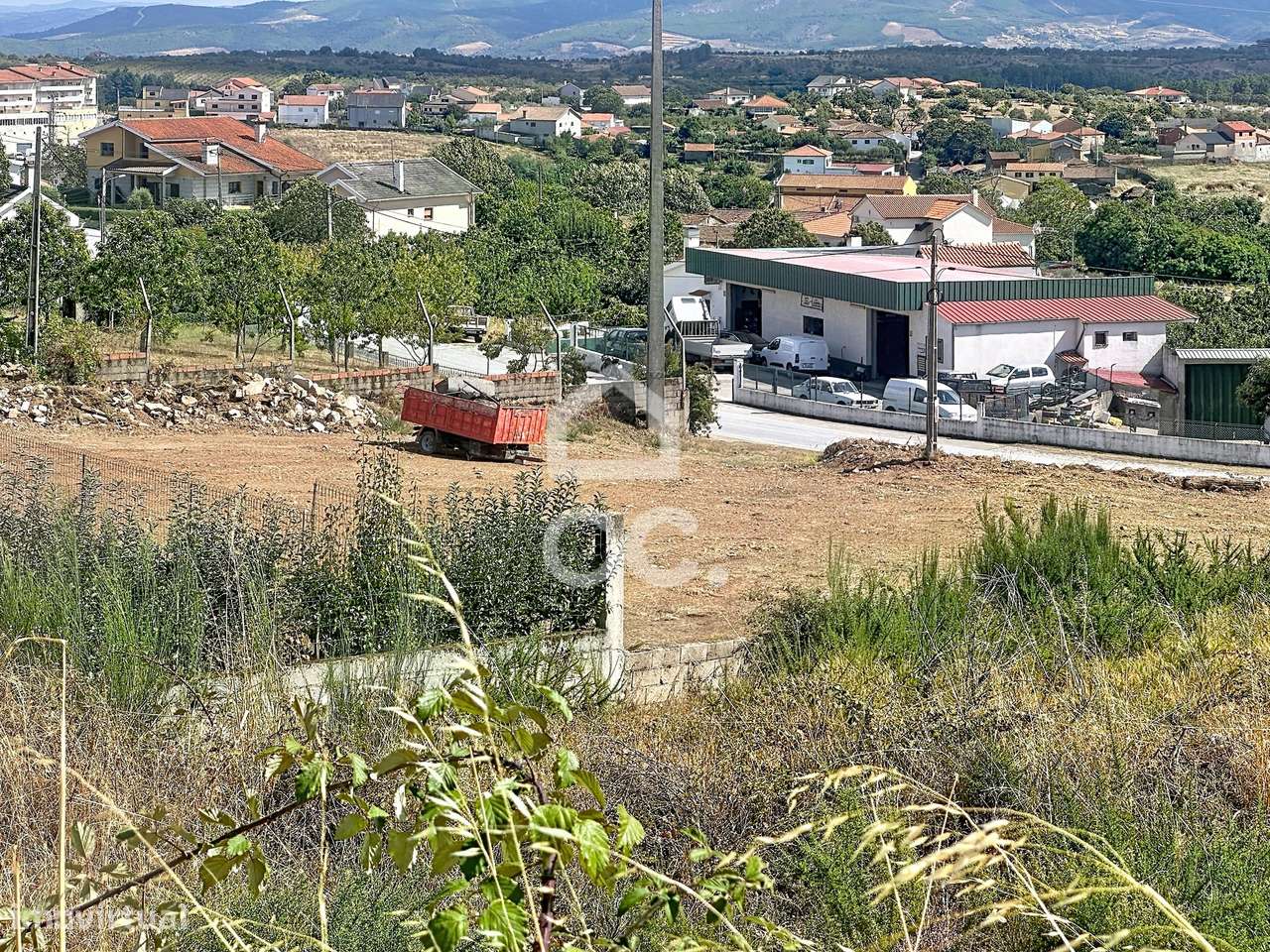 Lote para construção de uma moradia em Carrazedo de Montenegro-16