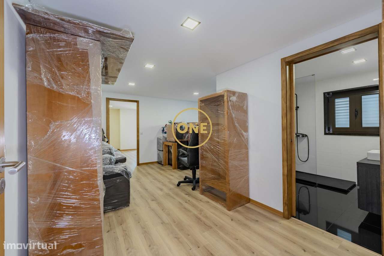 Moradia T1+ T3 em Vale S. Martinho - V.N. Famalicão-24