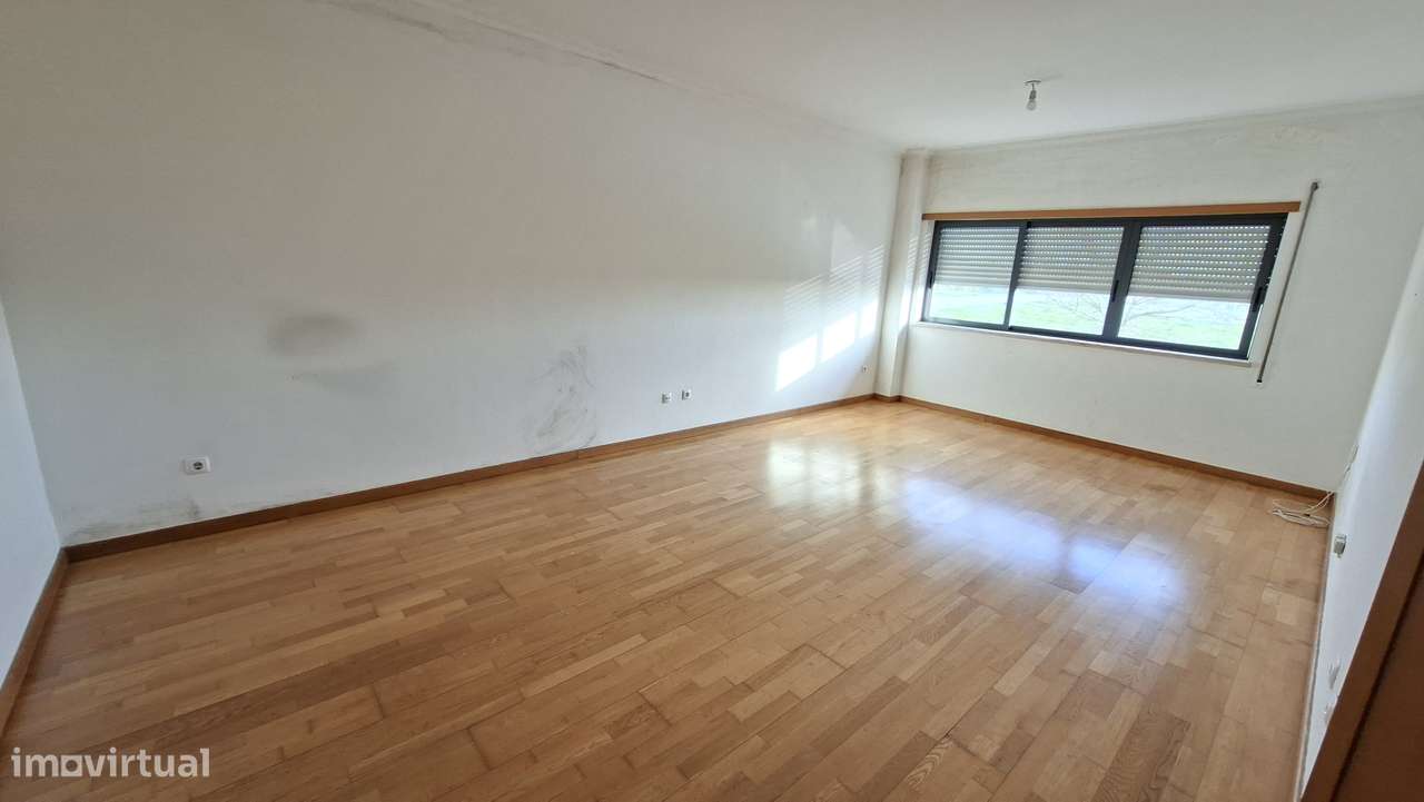 Apartamento T2 com 124m2 com arrecadação, lugar estacionamento Montijo - Grande imagem: 3/14