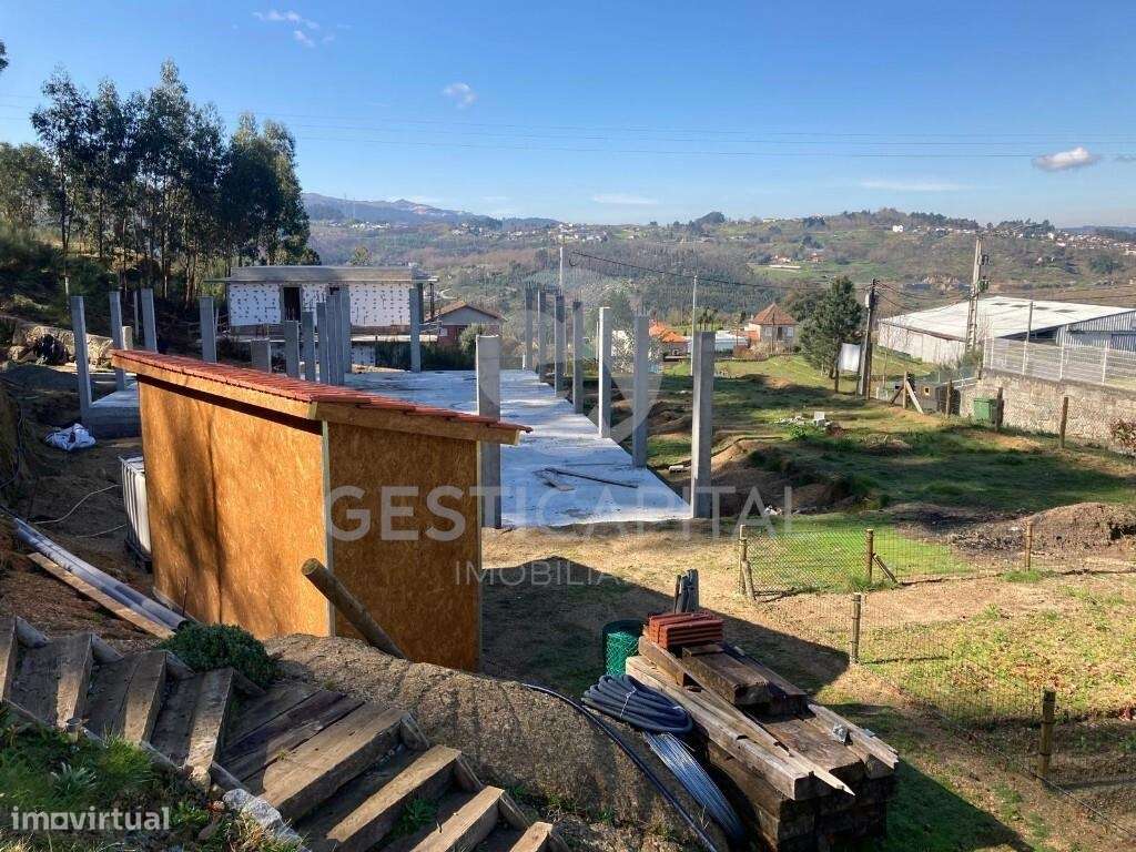 Oportunidade de Investimento: Moradia já com  Estrutura em Soalhães –-31