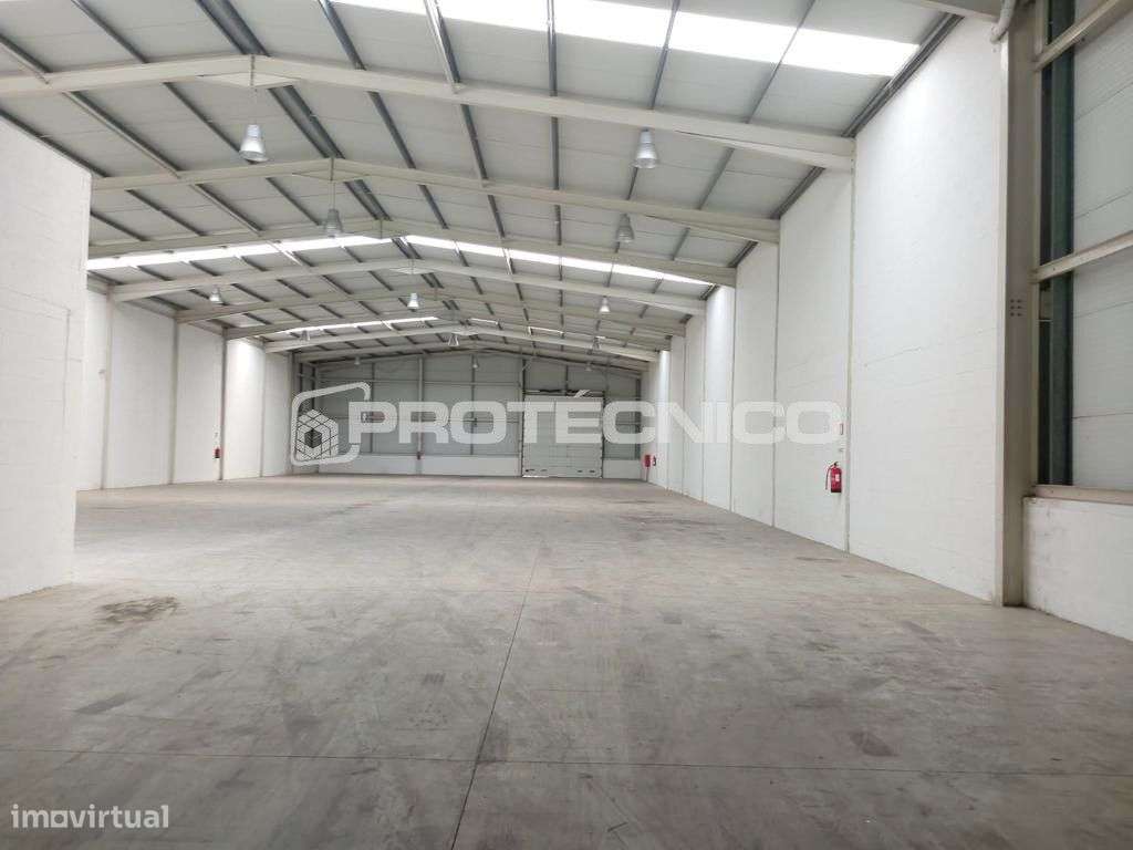 Armazém c/ 1.219m2 – Z. I. de Barrô - Grande imagem: 3/19