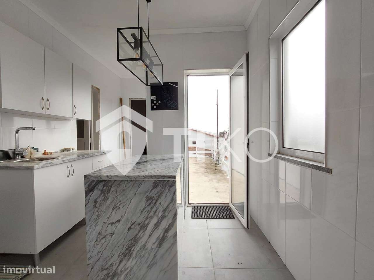 Moradia T5 Tradicional no Centro de Coja  – Ideal para Residência ou T-13