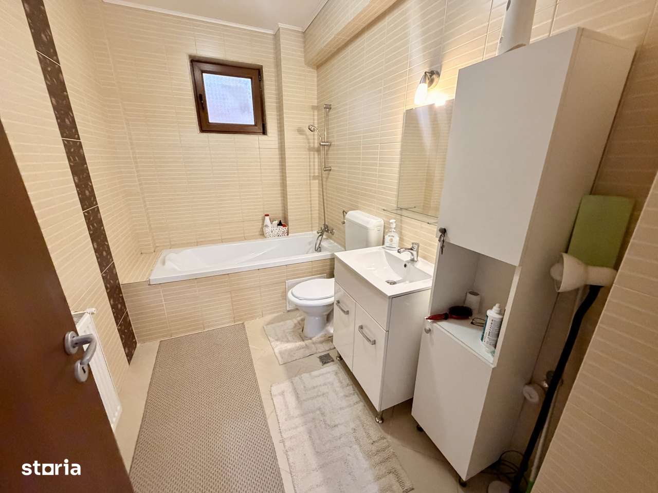 Casa mobilata-utilata la 12-15 min de mers pe jos fata de metrou - Imagine principală: 4/20