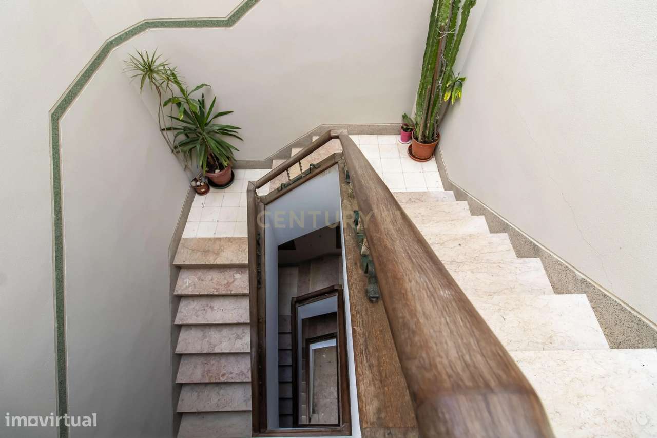 Prédio Totalmente Arrendado | Excelente Oportunidade de Investimento |-9