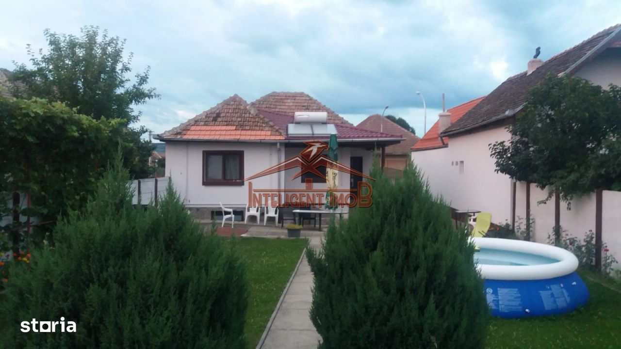 Casa singur in curte in Selimbar zona centrala