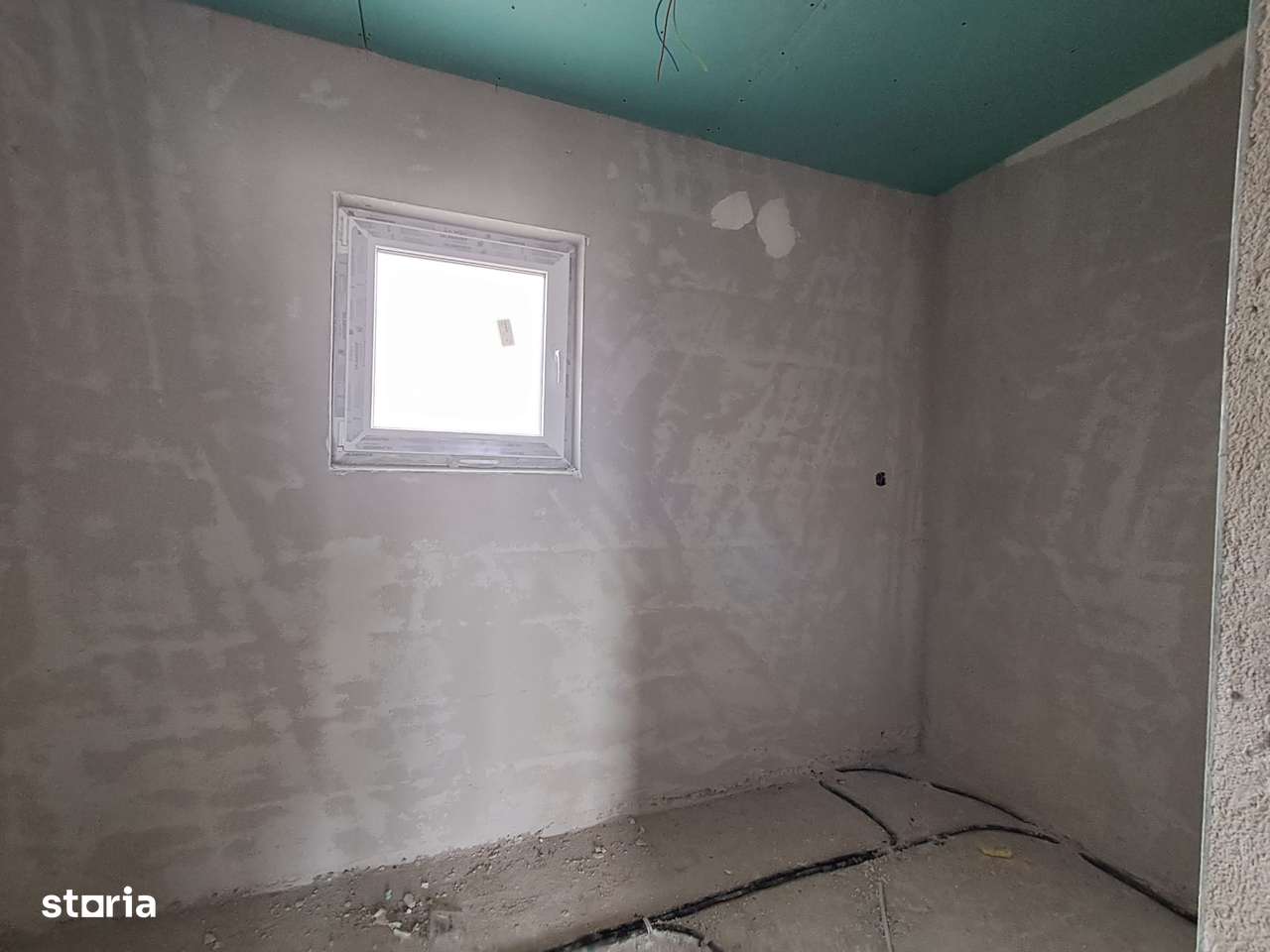 Casa cuplata prin garaj 23 mp, sup. totala 147 mp P+E in Chinteni-5