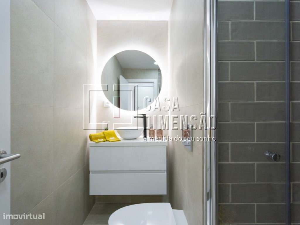 Apartamento de tipologia T3, com Varandas em Benfica!!-12