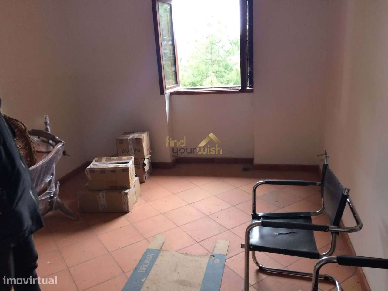 Espetacular moradia T9 de traça tradicional, com dois pisos, no coraçã-25