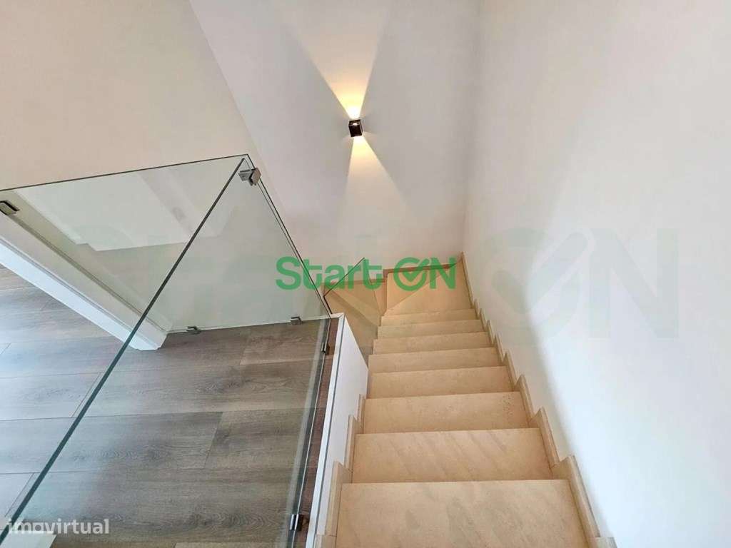 Exclusiva Moradia T3+1 Contemporânea com Piscina Privada-13