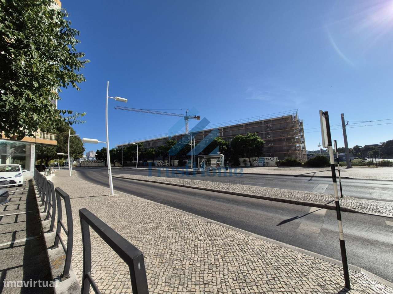 T3 com varanda e vista panorâmica sobre o Parque da Paz – Almada-32