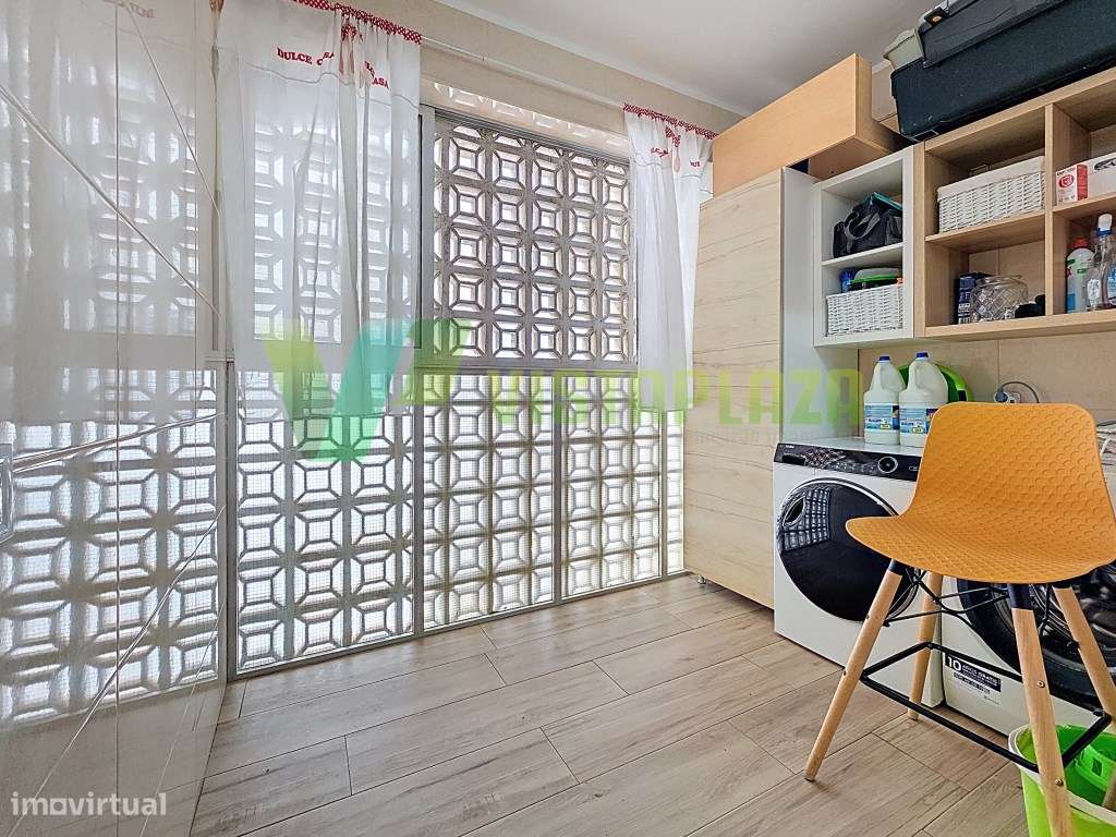 Apartamento Duplex T3 Remodelado no Centro de Portimão-9