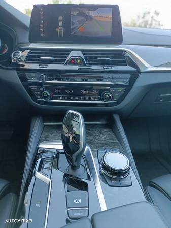 BMW Seria 5 530i xDrive Aut. Luxury Line - 34