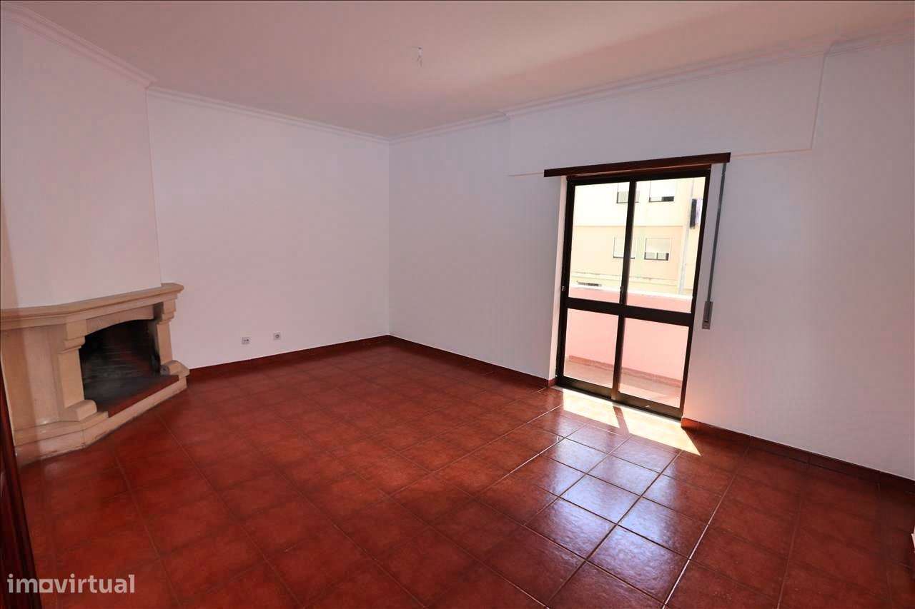 Apartamento T3 com 126 m² na Quinta do Conde.-3