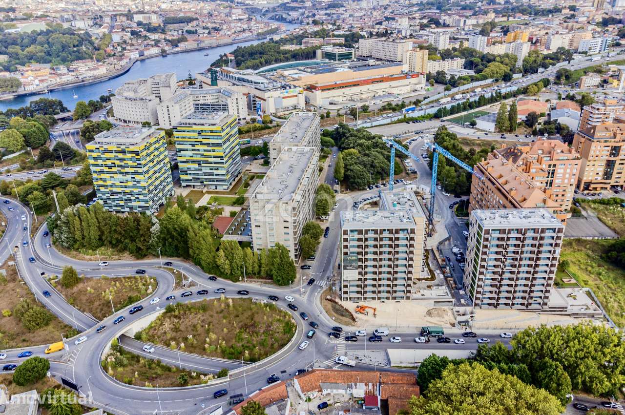 T3 The Yard | Varanda | Jardins da Arrábida - Grande imagem: 4/28