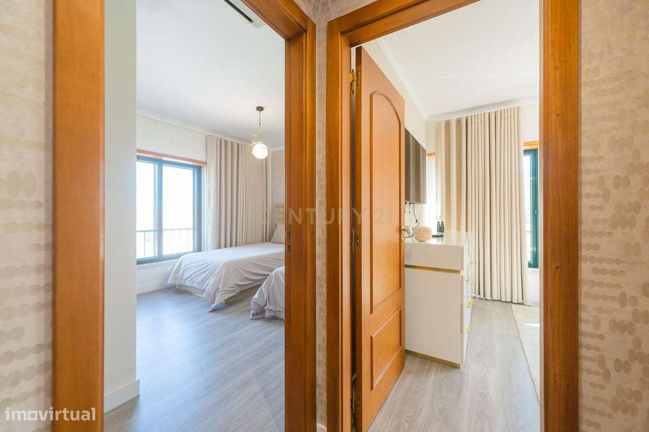 Apartamento T3 com Garagem em Loures-27