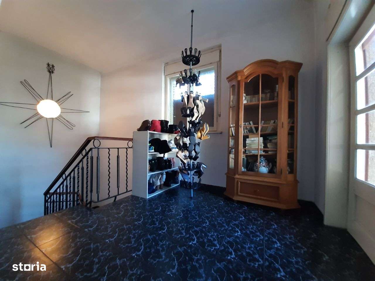 Casa cu etaj, 4 camere, 5 Ari teren, semicentral Satu Mare-12