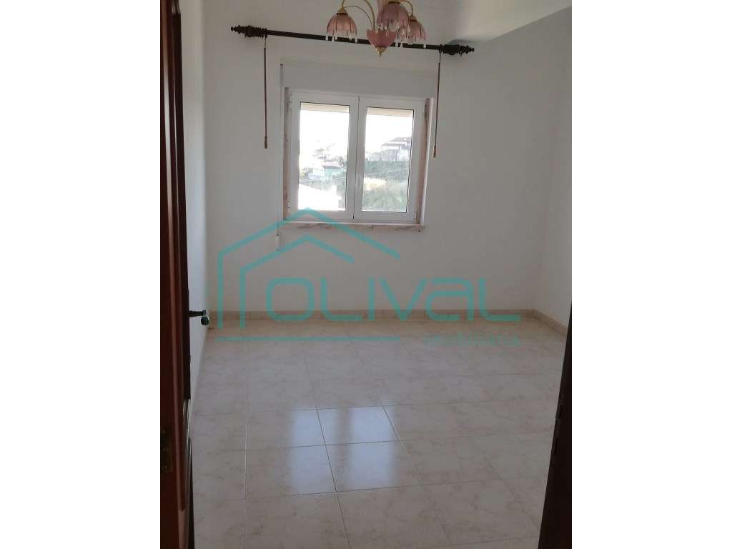 Moradia Independente com terreno, muito bem localizada com vista pa...-31