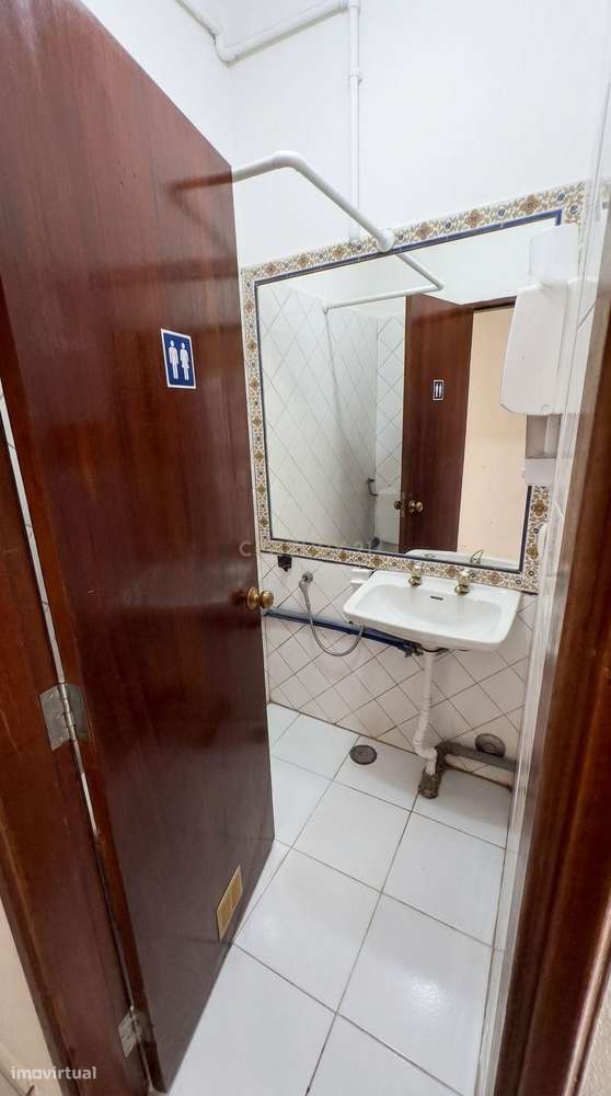 Loja com projeto | 2 pisos + possibilidade de sótão-3