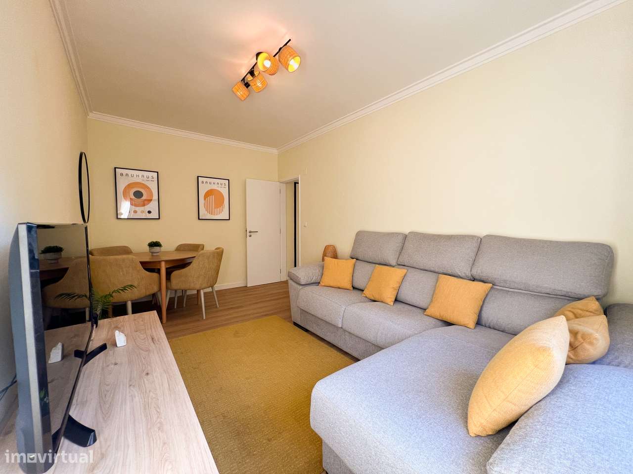 Apartamento T2 + Varanda + Ar Condicionados - Grande imagem: 2/14