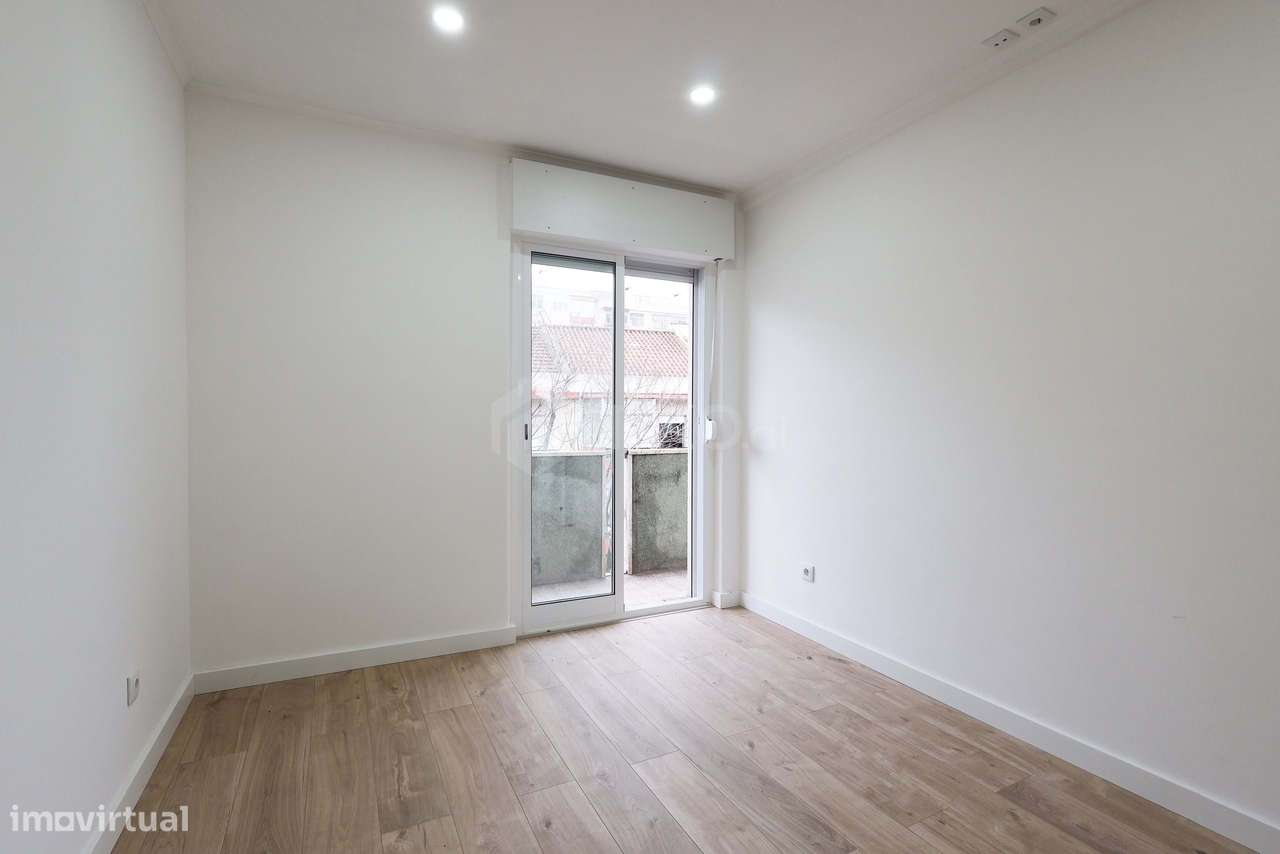 T4 TOTALMENTE REMODELADO NA DAMAIA – PRONTO A HABITAR | LOCALIZAÇÃO E-12