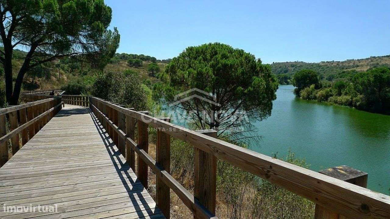 Uma verdadeira oportunidade, uma casa com 1,5 hectares de terreno.-22
