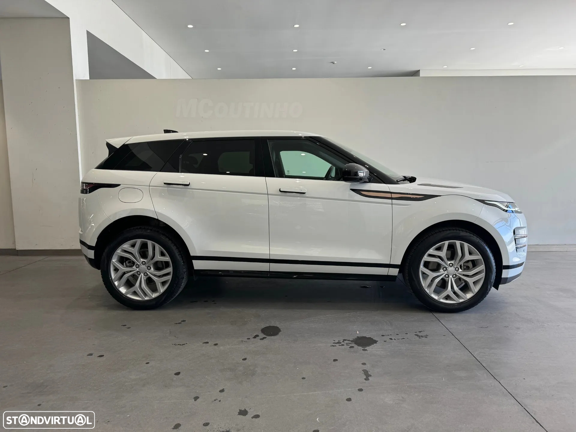 Land Rover Range Rover Evoque 1.5 P160 R-Dynamic SE Auto - 4