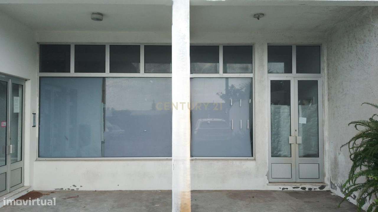 Invista no Futuro: Espaço Comercial na Ribeira Grande - Grande imagem: 1/8