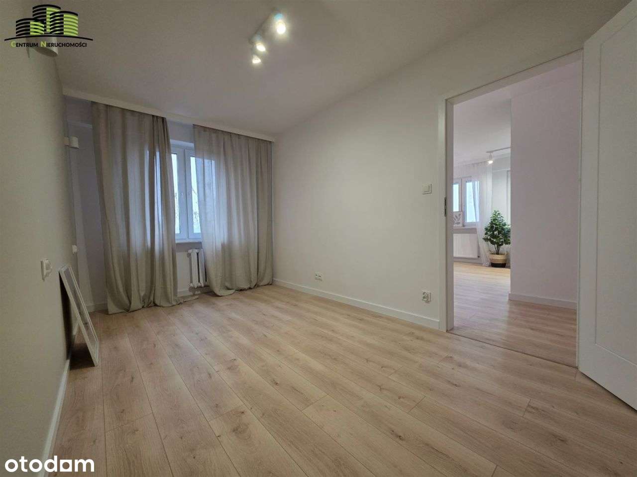 4 pokojowe mieszkanie na poszukiwanym 2 pietrze.-10