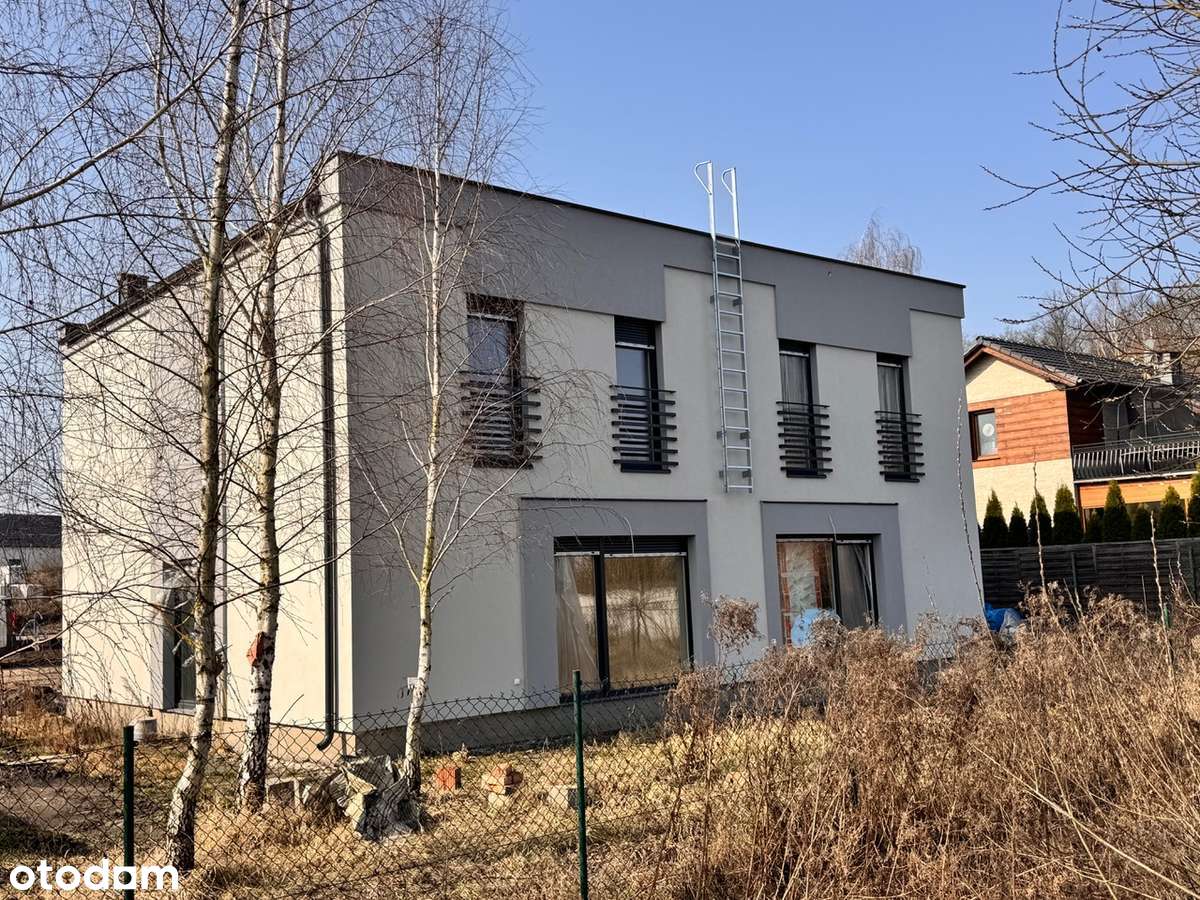 Energooszczędny bliźniak z dużym salonem.-4