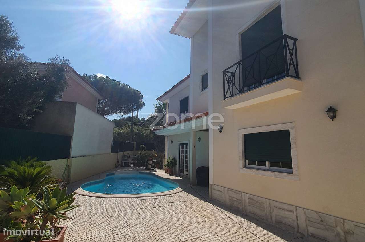 Moradia Isolada com piscina e bastante soalheira-29