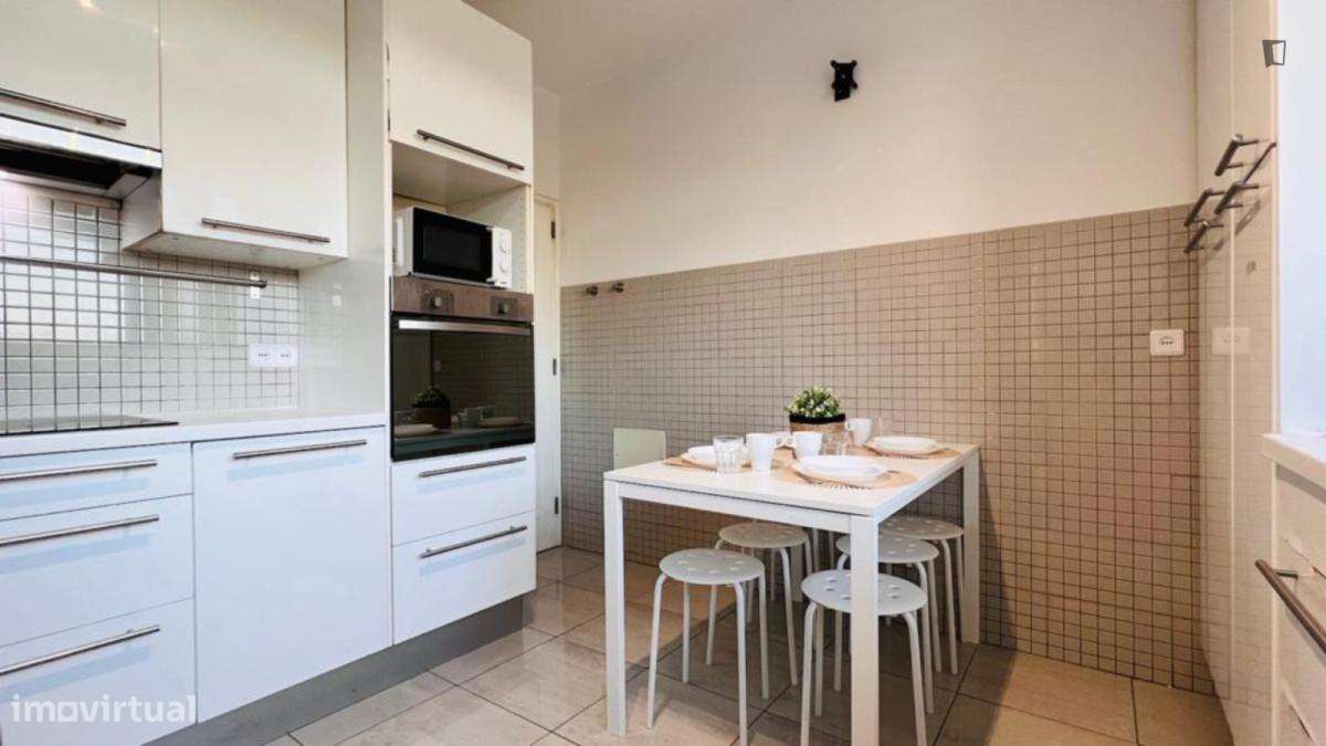 Quarto - localizado em Olivais Coimbra - Grande imagem: 5/13