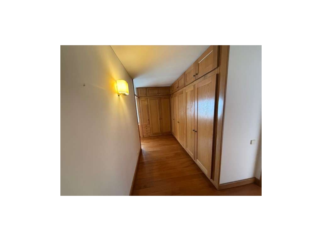 Moradia V3 na Senhora da Hora - Localização Premium!-22