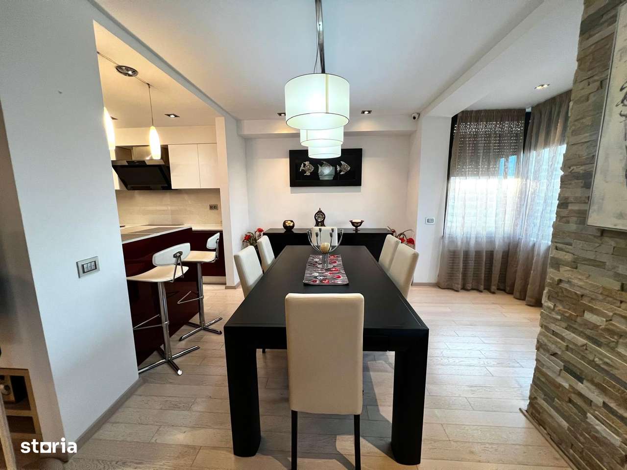 Apartament 4 Camere | LUX | 150 mp | Parcare Inclusa - Imagine principală: 2/13