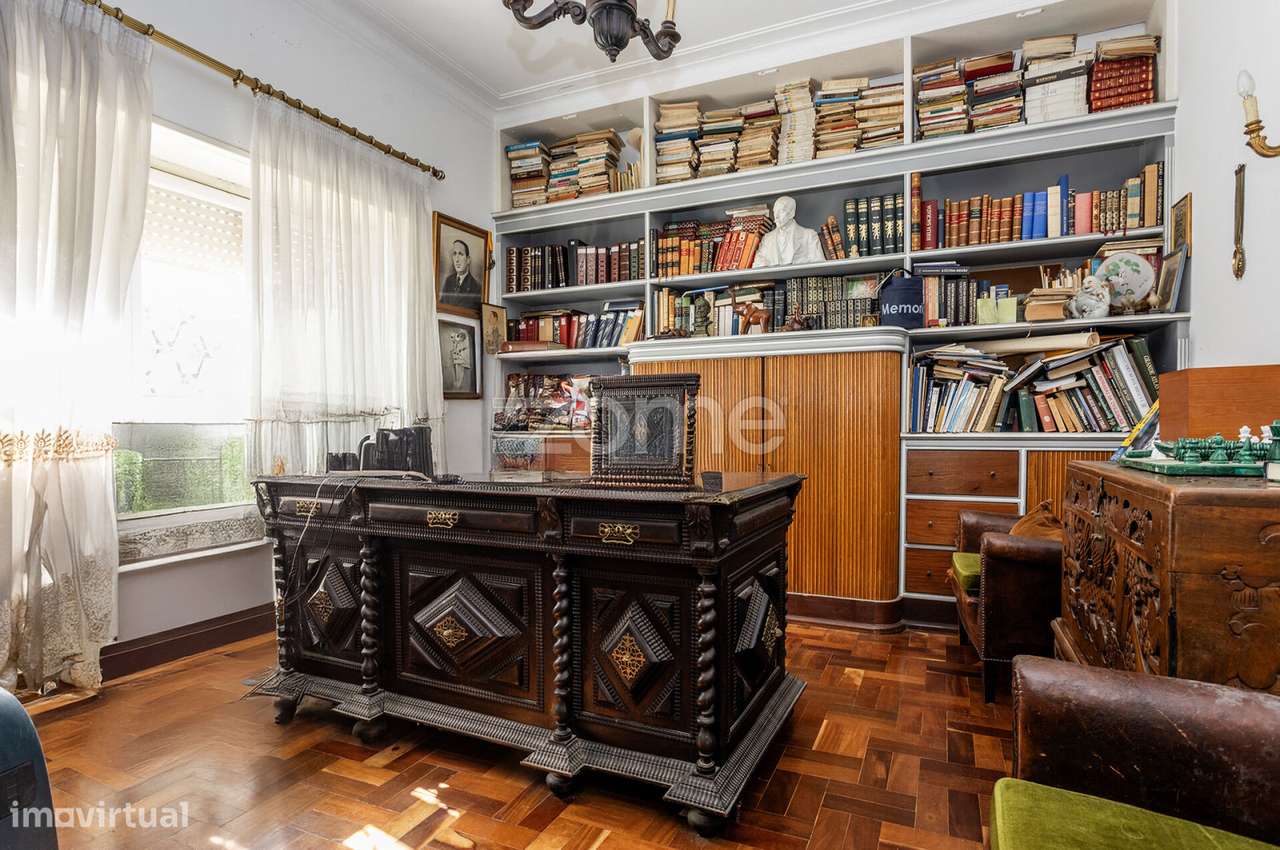 Moradia T5 a 3 minutos a pé da Praia de Carcavelos-8