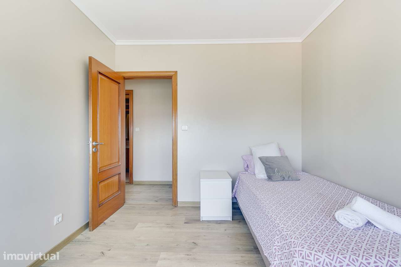 T3 nas Laranjeiras com Parqueamento e Arrecadação-14