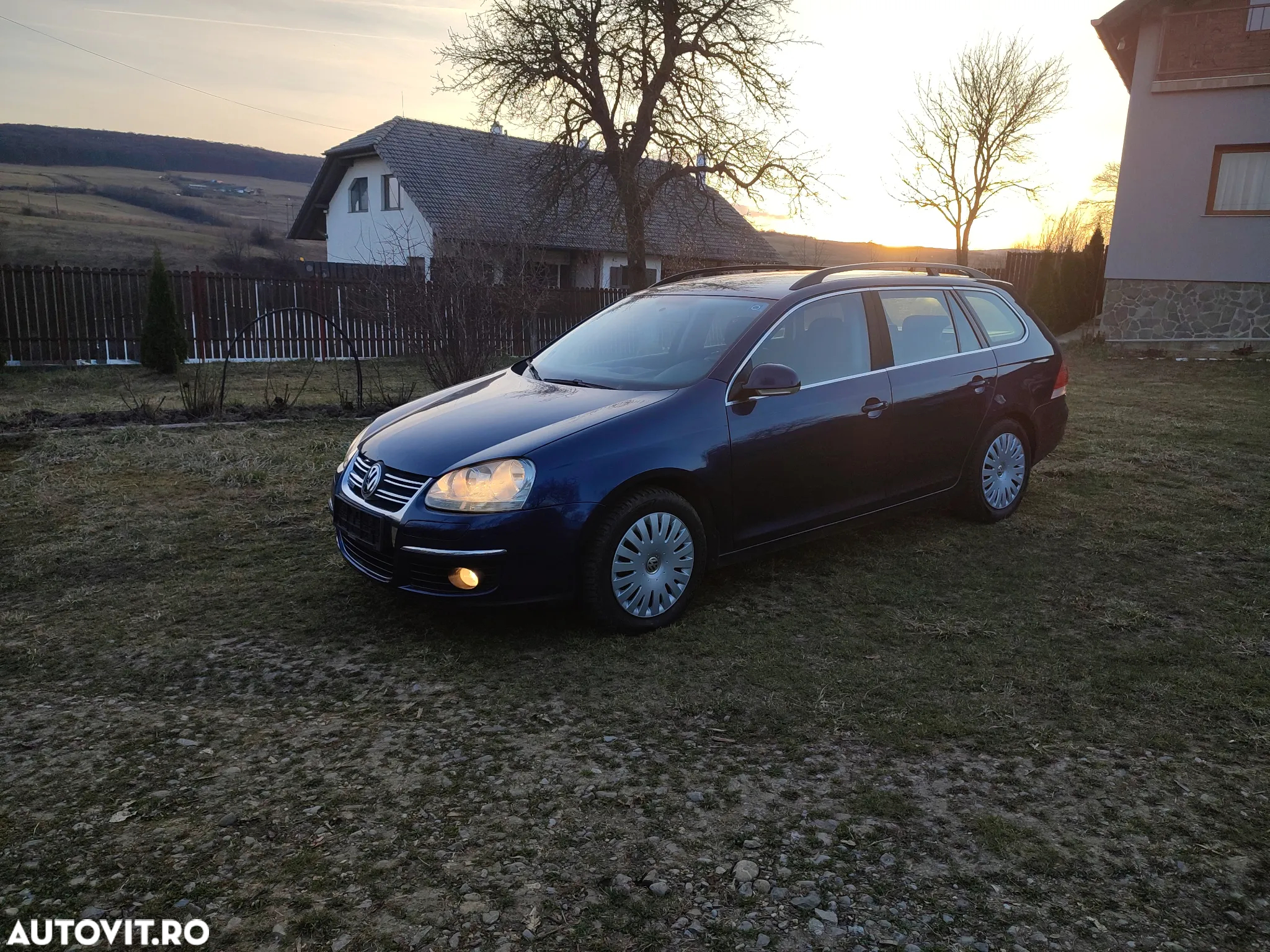 Volkswagen Golf 1.9 TDI BlueMotion Comfortline - 2