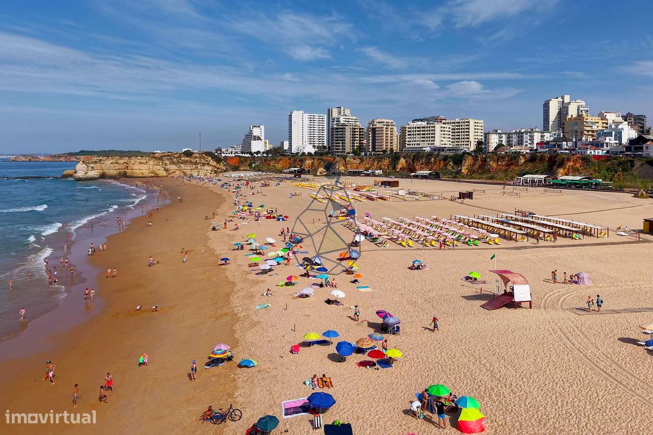 Apartamento T1 Renovado a dois passos do Areal da Praia da Rocha-34