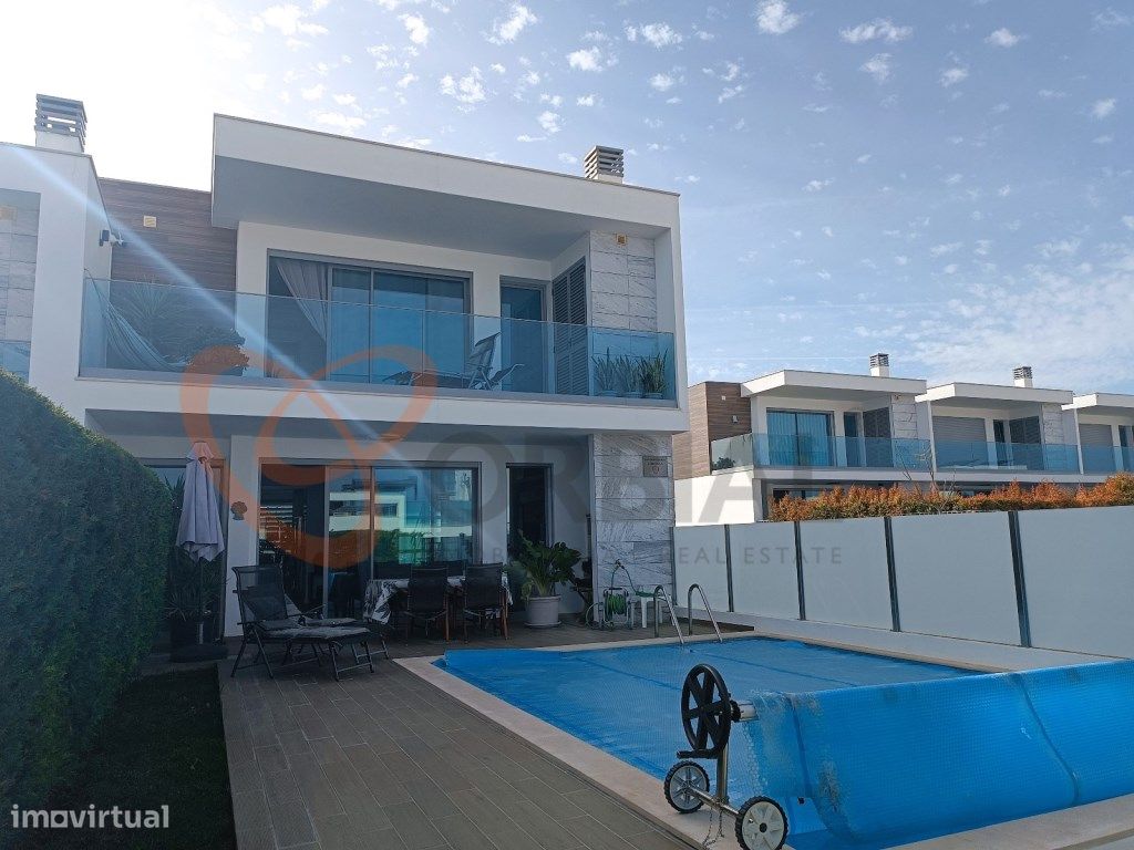 Excelente Moradia V3 com piscina aquecida para venda em A...